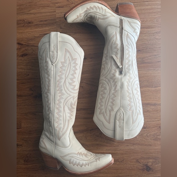Ariat Casanova Embroidered Western Boots - Picture 2 of 5